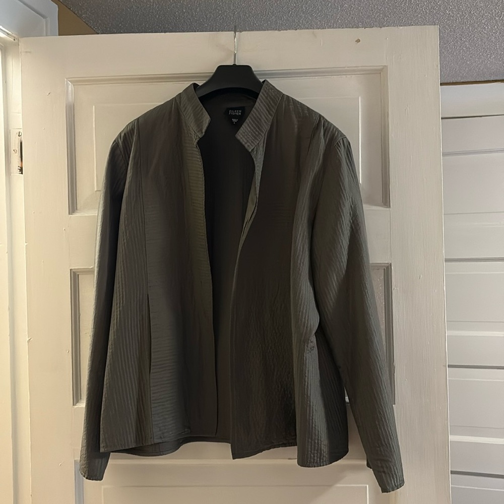Eileen Fisher silk unlined grey blazer in EUC